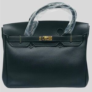 Trendy must have Black Leather shoulder Handbag